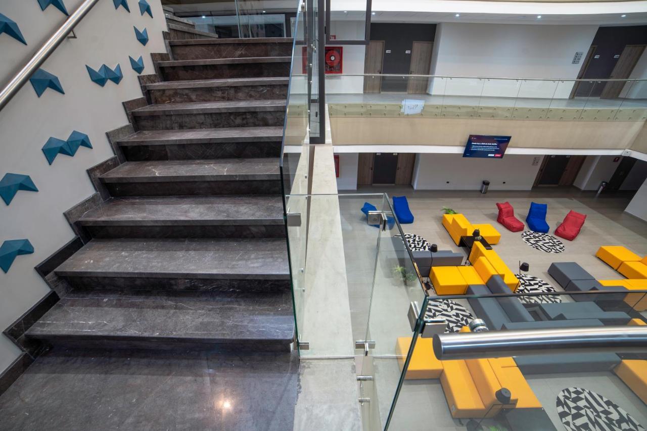 Th & Vivienda Hotel 4*
